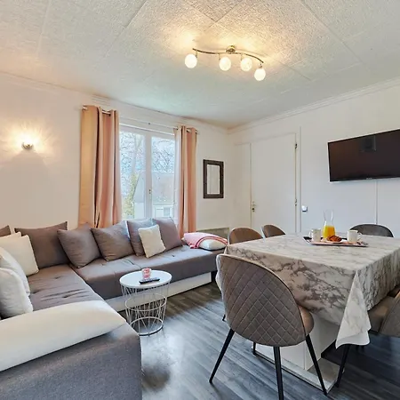 Maison Jade - Piscines Partagees Casa de Férias Branville